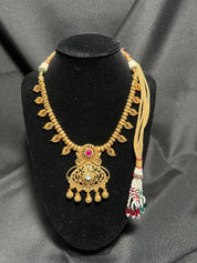 "Regal Indian-Inspired Necklace: Exquisite Elegance with Cultural Charm"